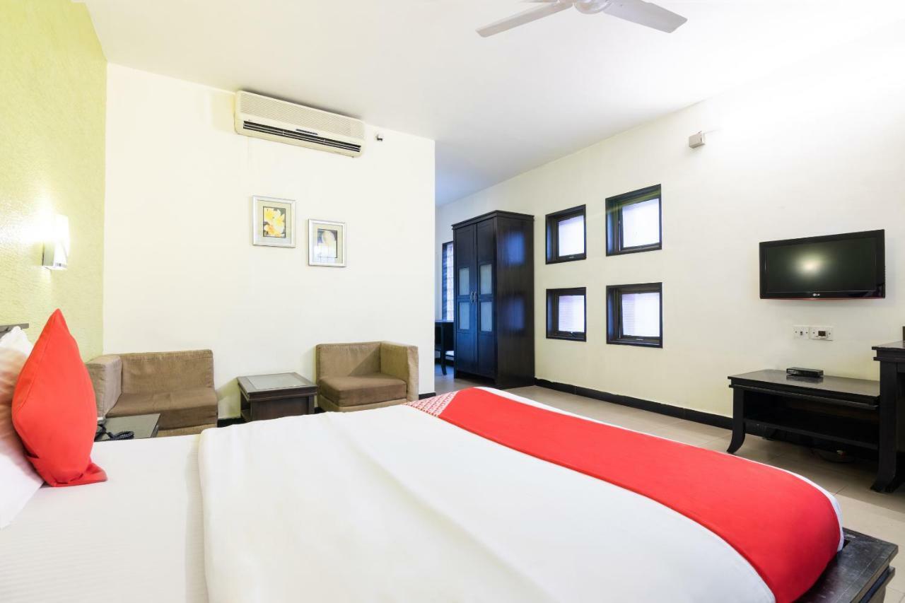 Oyo 345 Hotel Red Mount Aquilla Бенґалуру Екстер'єр фото